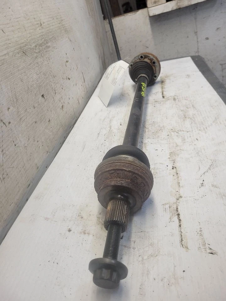 Eixo traseiro do eixo direito do passageiro compatível com 09-17 CC 1632982 - Imagem 3 de 4