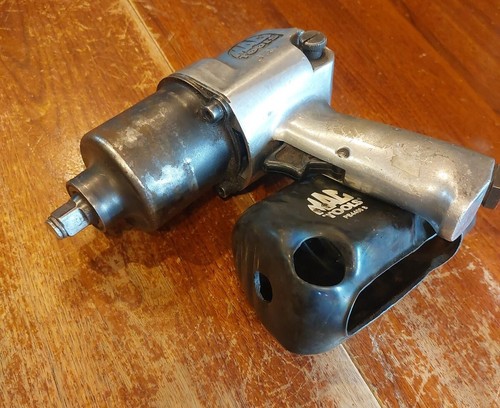 Mac Tools ~ AW4400 ~ 1/2" Air Wrench with Protective Boot Cover (PB4400 B) - Picture 7 of 12