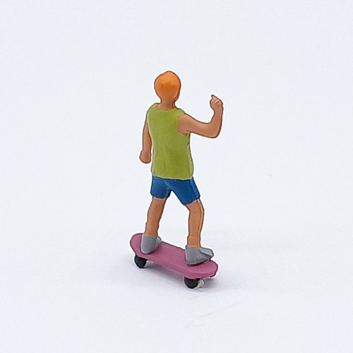 Model Power Figure Skateboarder Boy On A Skateboard - OO/HO - (Unused) Mint Cond - Picture 5 of 7