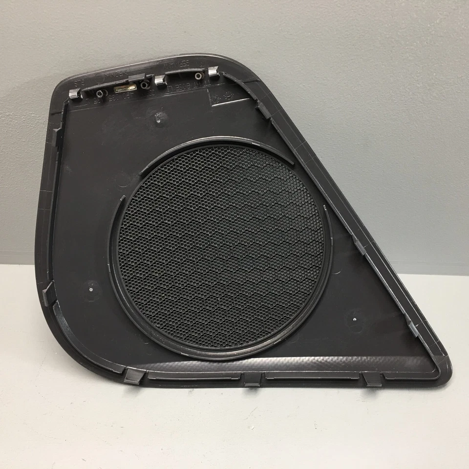 Audi A6 Quattro 2012-2018 panel de altavoces de puerta trasera del conductor rejilla Bose OEM Foto 4 de 4