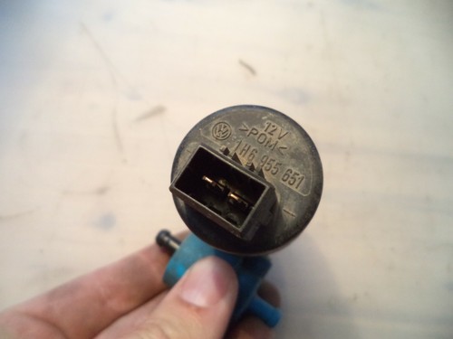 Wischwasserpumpe Pumpe Scheibenreinigung VW Audi Hella 1H6955651 6678