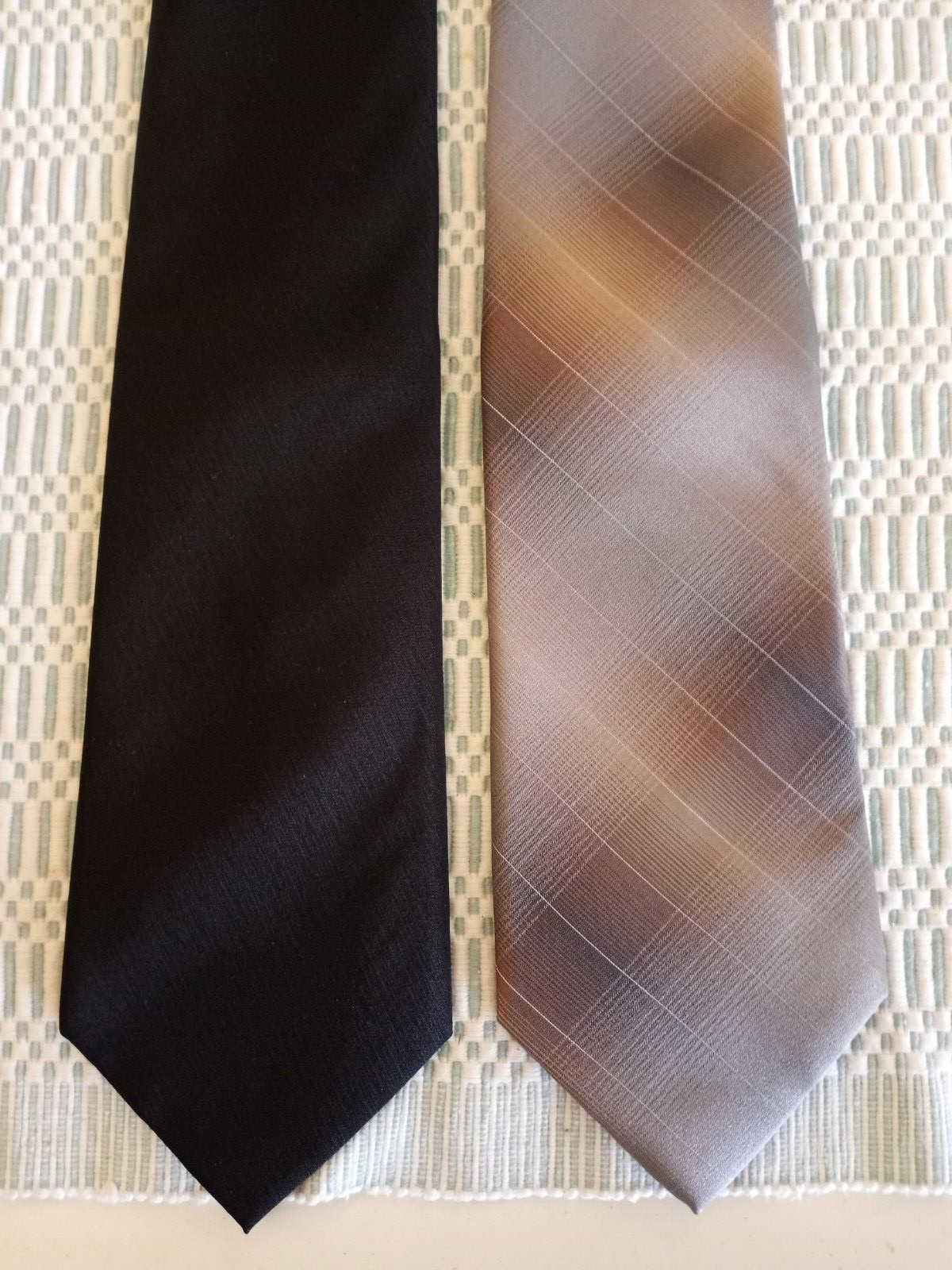 Apt 9 Polyester Tie Black Solid and Gray Tie Men … - image 4