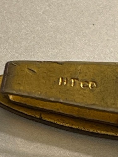 SIGNED HT CO. EDWARDIAN/VICTORIAN LINGERIE CLIP WITH WORKING CLIP HAND CHASED - Picture 4 of 5