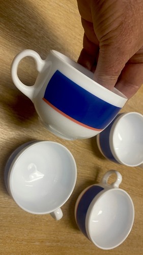 Arcopal France 1970's Cups x 4. Sought after Blue Strip on White-Rarest. - Picture 5 of 5