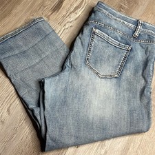 Lane Bryant Womens Capri Jeans Size 18 Light Wash Blue Stretch Cuffed Hem