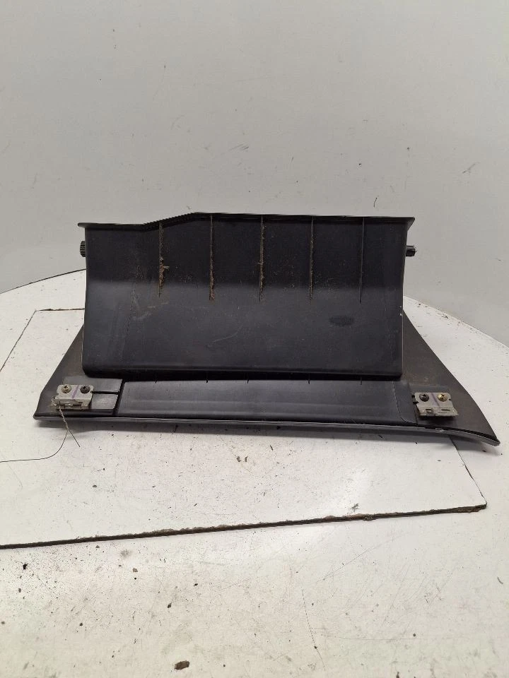 CIVIC     1998 Glove Box 1386116 - Image 2 of 4