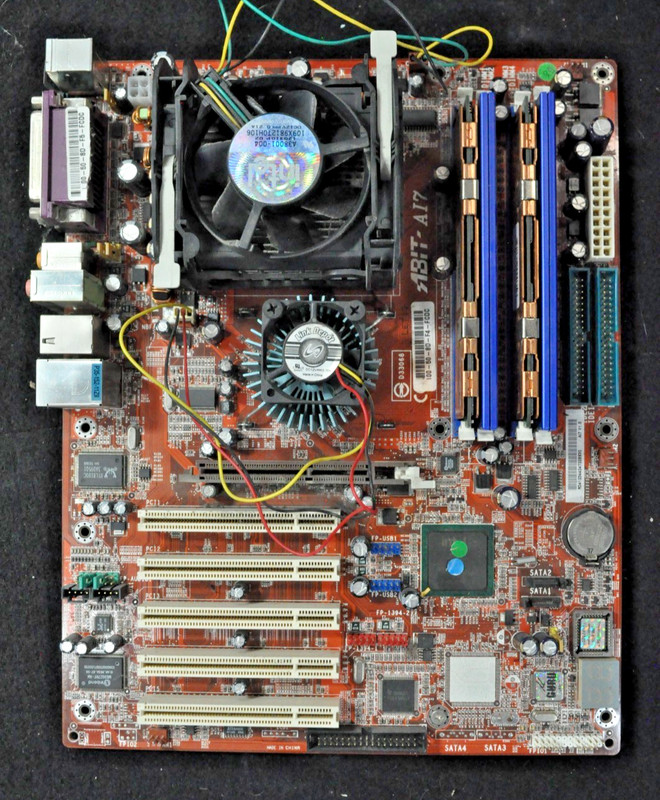 ABit A17 RETRO Motherboard Socket 423 P4 1 GB 4x0.25 STI HD3650 512 MB BTB NO OS