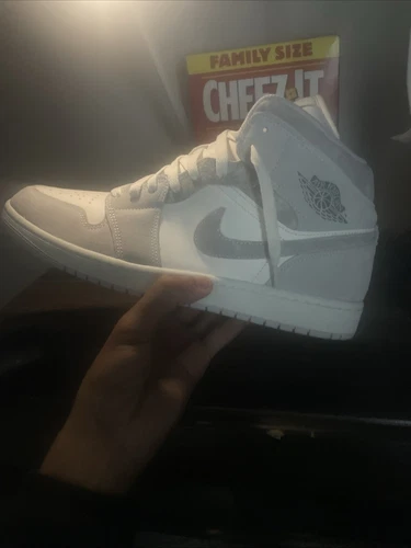 Air Jordan 1 Mid Se  