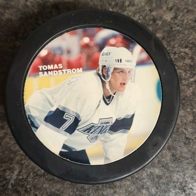 Tomas Sandstrom PLAYER PUCK, BY In GLAS CO Early 1990s Los Angeles Kings RARE