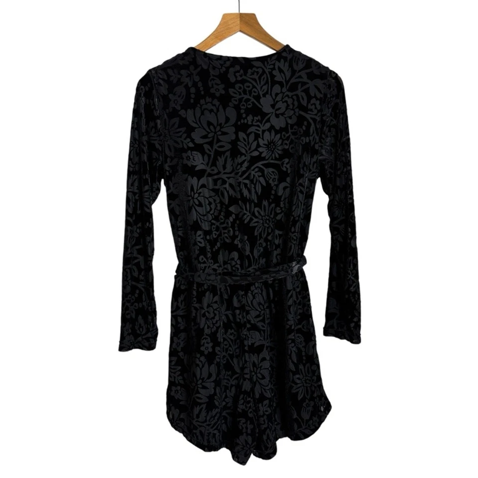 Mameluco Anthropologie Saylor Burnout terciopelo floral cuello en V para mujer talla pequeña Foto 2 de 4