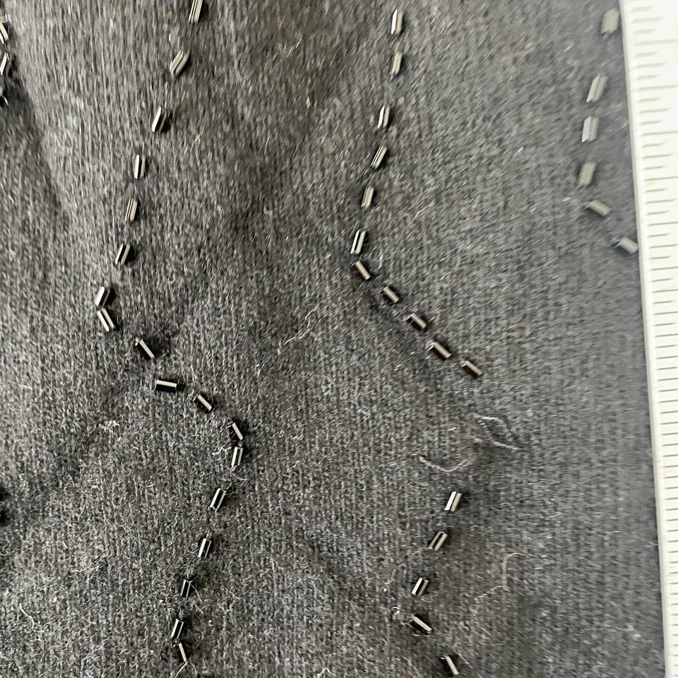 Suéter regata feminino Y2K Banana Republic M preto frisado lã mistura angorá - Imagem 2 de 4