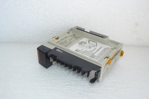 OMRON CQM1-ID212  INPUT MODULE 16 POINT 24 VDC 6MA