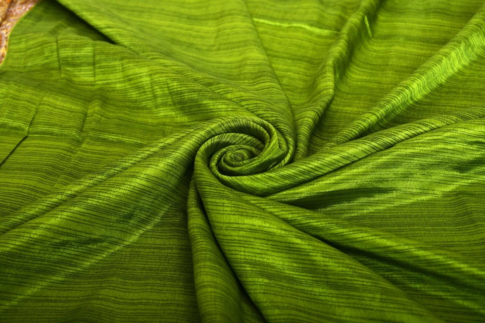 Vintage Green Indian Sarees 100% Pure Silk Printed Sari Craft Fabric Dress Sew - Image 3 of 3