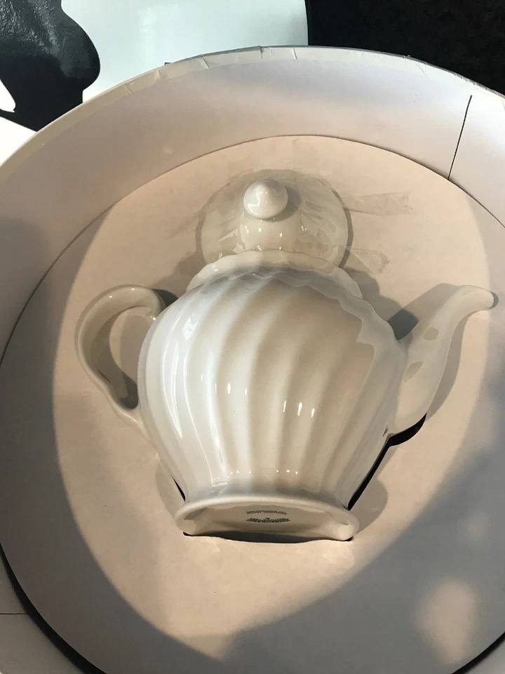 Johnson Bros. England Regency Blanco 13 Piezas Juego de Regalo de Té Día de la Madre Tazas Olla Foto 4 de 4