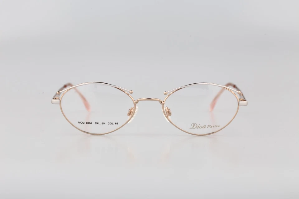 Diva Petite 9060 83, Vintage Años 90 Dorado y Blanco Pequeño Ovalado Gafas Monturas Nuevo de Lote Antiguo Foto 2 de 4