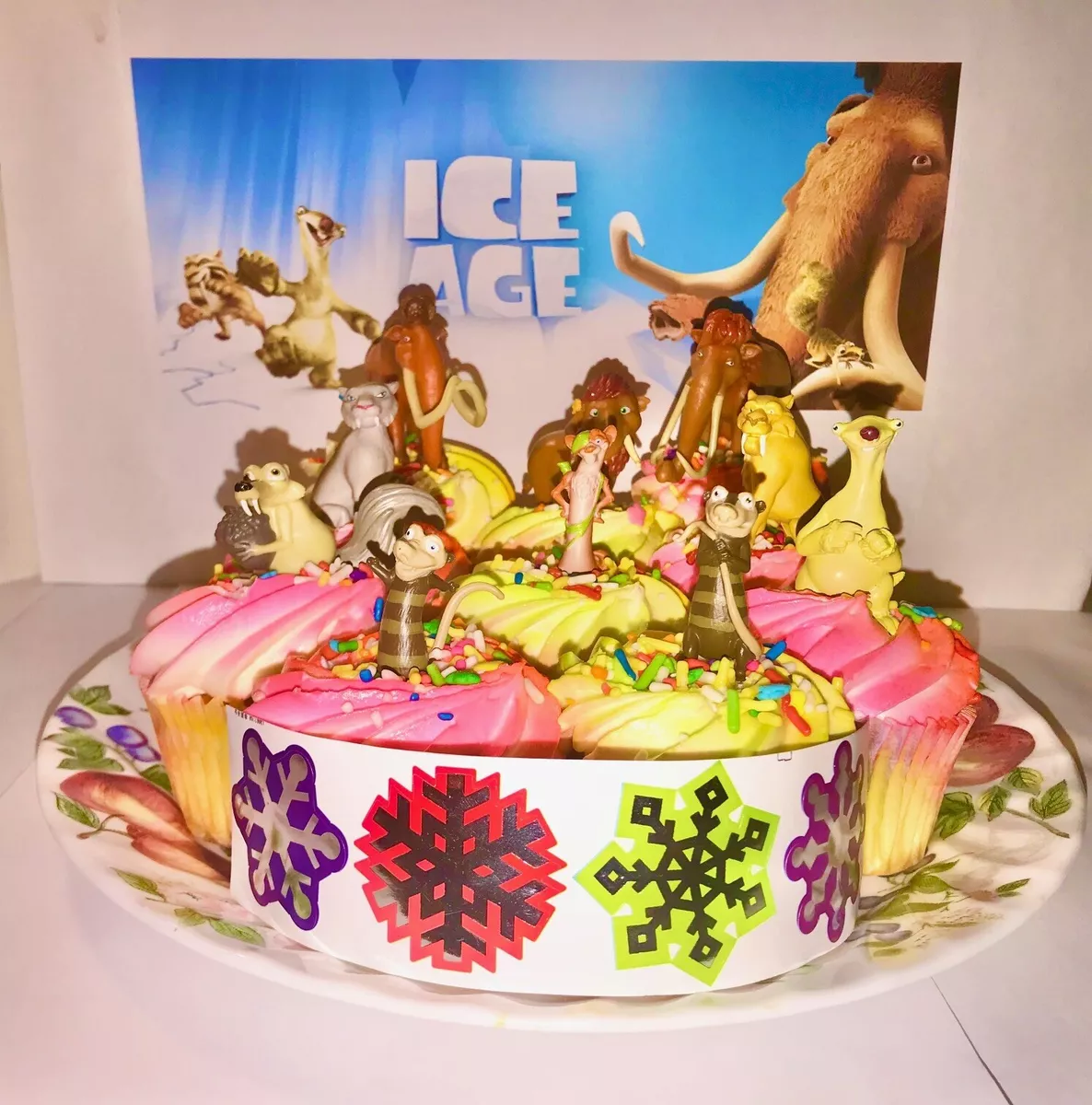 BESTZY Ice Age Figures Birthday Cake Topper Cake Decoration for Children's  Birthday Decoration Girl/Boy Home Table Car Decorations Birthday Wedding  Party Decoration Supplies 10 Pieces : Amazon.de: Home & Kitchen