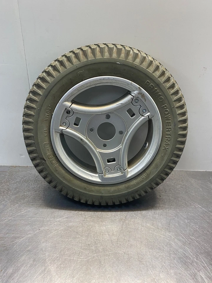 Ruedas motrices 14" 3,00-8 Permobil M300 neumático de espuma sólida (E3/114) Foto 3 de 4