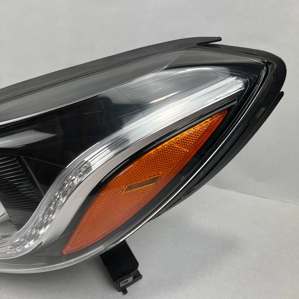 Proyector de faros izquierdos LED DRL 42725480 OEM 2017 2018 2019 2020 Chevrolet Trax Foto 3 de 4