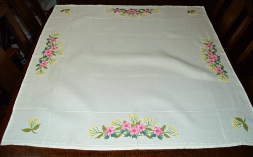 PINK & YELLOW SPRING GARDEN IN BLOOM! VTG GERMAN HAND EMBROIDERED TABLECLOTH - Picture 8 of 12