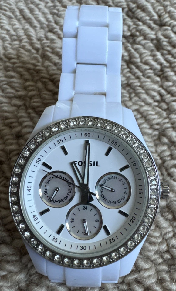 Fossil Quartz Watch Round White Dial With Diamantés & White Ceramic Band in Tin - image 3 of 4