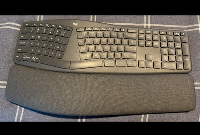 Logitech Ergo K860 Wireless Ergonomic Keyboard Black With Dongle