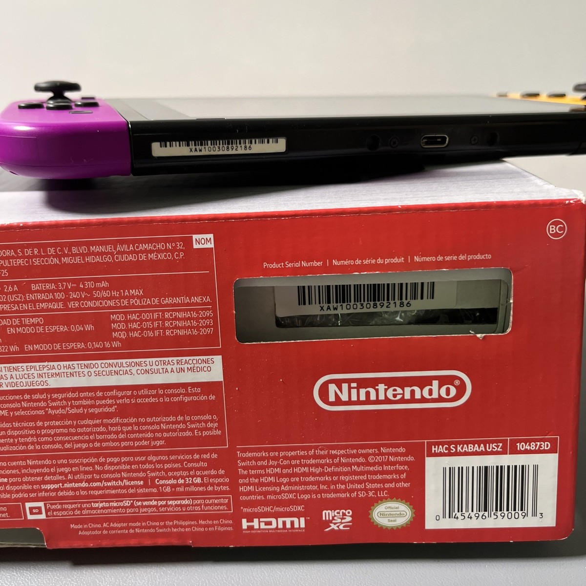 XAW100 Nintendo Switch Console Complete with Box - great