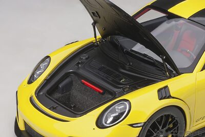 AUTOart 1/18 Porsche 911 (991.2) GT2 RS Weissach Package Yellow