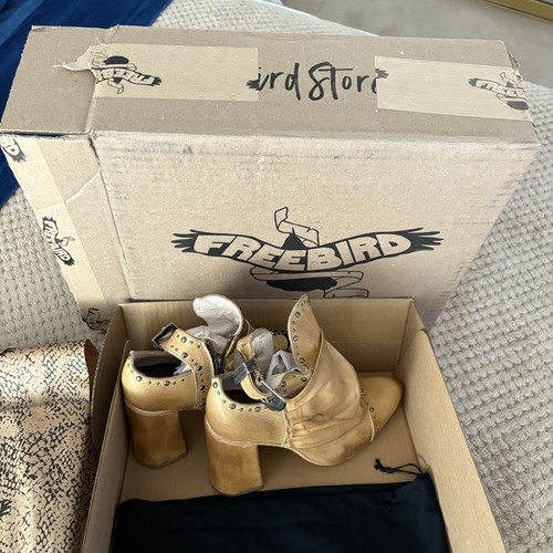 Freebird Jericho Booties Block Heel Studs Buckles Size 8 Tan New With Box/All - Picture 4 of 21