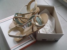 CHAUSSURES NUS PIEDS FEMME