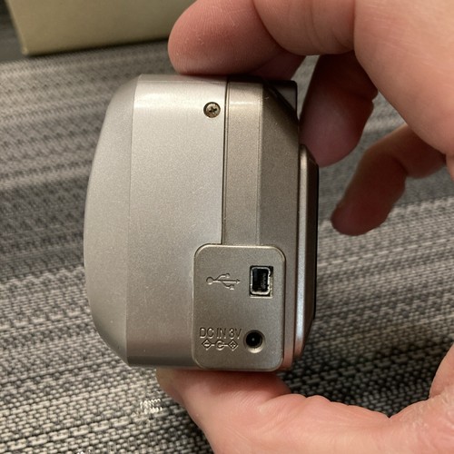 Fujifilm FinePix 2650 Digital Camera 2.0MP Tested Silver - Picture 3 of 13