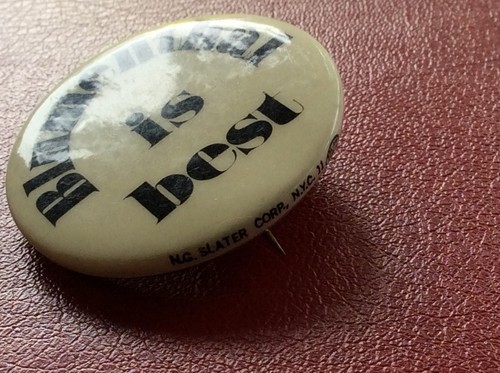 Pin Button AL BLUMENTHAL IS BEST for Major of New York City.1973. Original Badge - Picture 2 of 3