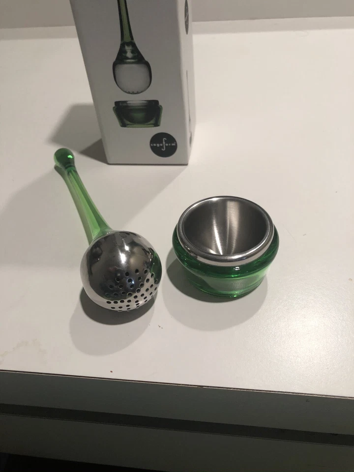 Colador de té SagaForm y soporte verde brillante sin usar con caja Foto 3 de 3