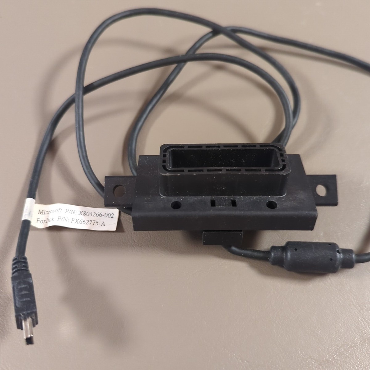 Microsoft Xbox 360 Kiosk Port. P/N X804266-002 Foxlink P/N