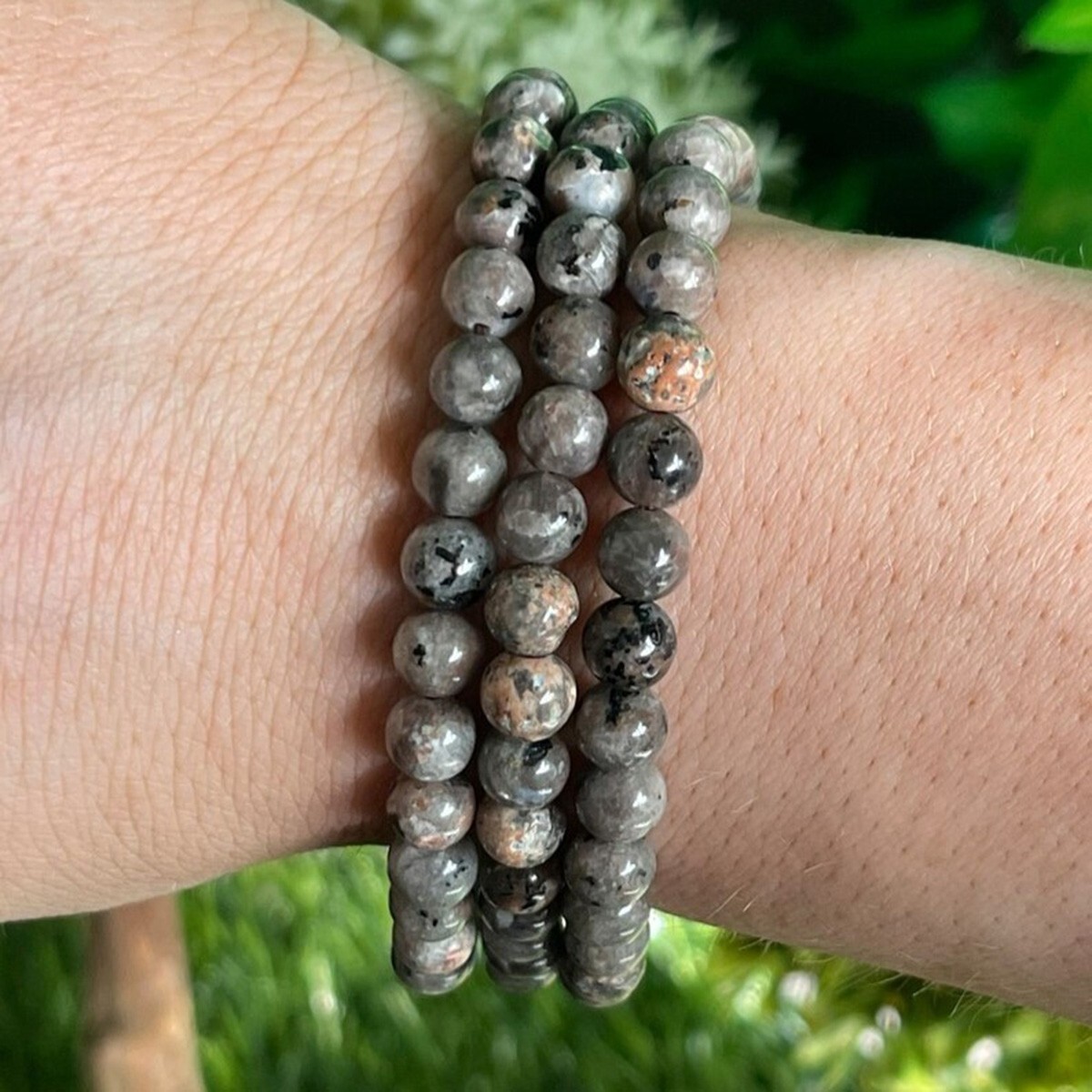 Natural Yooperlite Stretch Bracelet UV Reactive Flamme Gemstone 8mm Round Beads