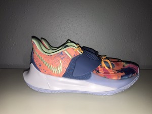 kyrie 3 atomic pink