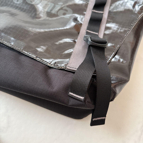 Patagonia Black Hole Messenger Bag 43cm Black Shoulder Travel Used Japan - Imagen 3 de 9