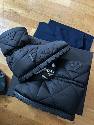 Prada Re Nylon gesteppte Schneestiefel brandneu Größe 8,5