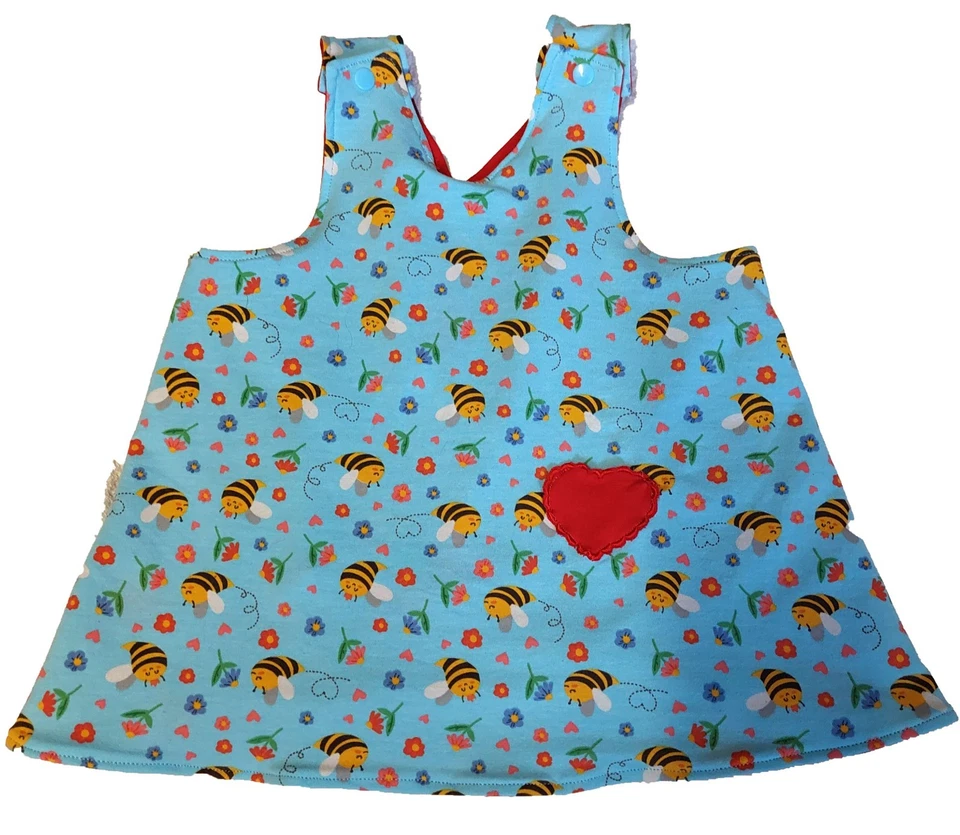 Wendekleid Schürzenkleid Bienen Blumen  bestickt Trägerkleid personalisiert - Bild 1 von 4