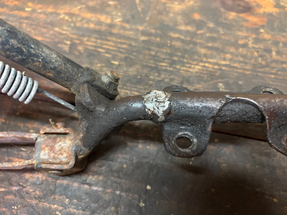 Soporte estriberas delanteras Kawasaki KD100 soporte lateral KD100M KD 100 M Foto 4 de 4