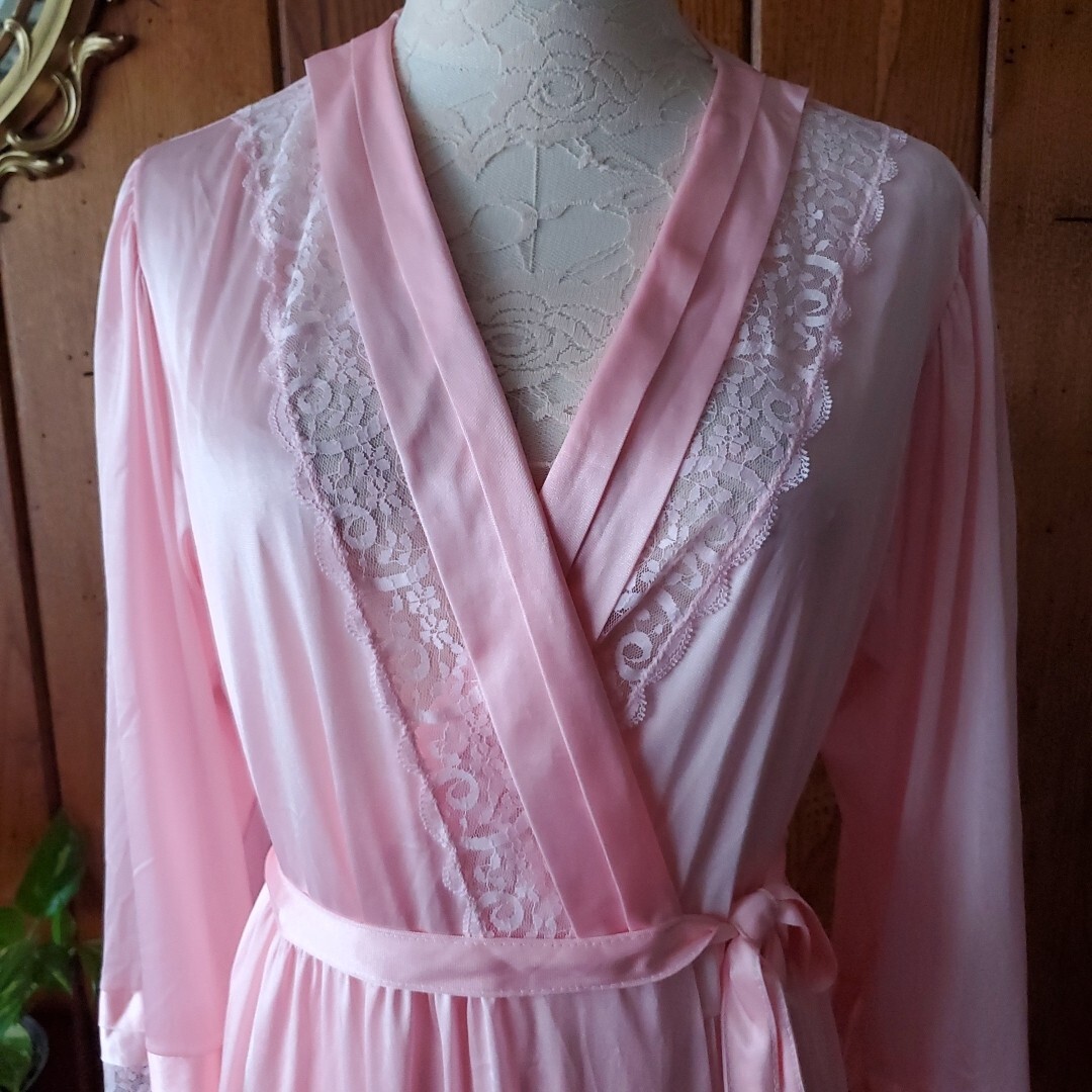 Vintage GILEAD Women's Robe SILKY PINK NYLON Long Dressing Gown USA MEDIUM eBay