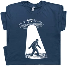 Sasquatch Flying Saucer T Shirt Funny Alien Men Cool UFO Cryptid Vintage Graphic