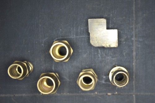 Assorted compression fittings 3/4 to 1/2 pipe 5/8 to 1/2 pipe see picture - Picture 2 of 3