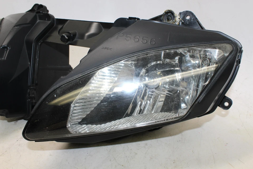 Farol dianteiro Yamaha Yzf R6 2007 - Imagem 2 de 4