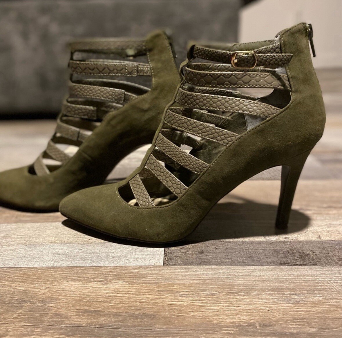 heels size 8-image