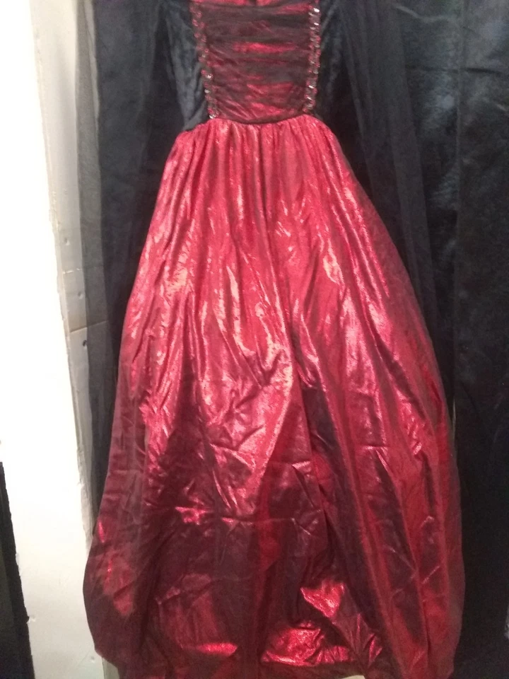 Girl Vampire Dress Costume 7/8 - Image 3 of 4