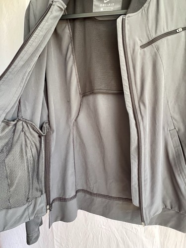 Chaqueta de baloncesto Nike bolsillos con cremallera Dri Fit gris oscuro/negro talla SM buen estado - Imagen 4 de 19