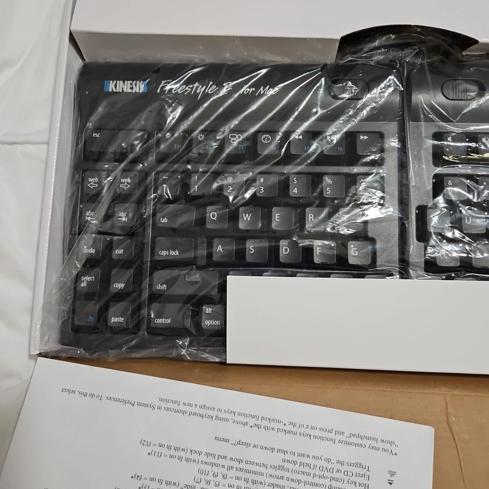 KINESIS Freestyle 2 Keyboard USB 2.0 Hub for Mac Layout 20" KB800HMBUS20 - Image 4 of 4