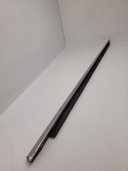 2013 13 FORD FUSION LEFT LH FRONT DOOR WINDOW MOULDING Foto 2 de 4