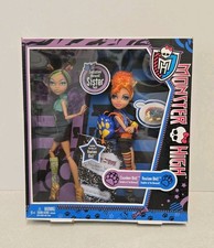 2011 Monster High Doll CLAWDEEN & HOWLEEN WOLF Werewolf Sister Pack