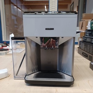 Siemens Kaffeevollautomat EQ500 integral CTES35B B-Ware